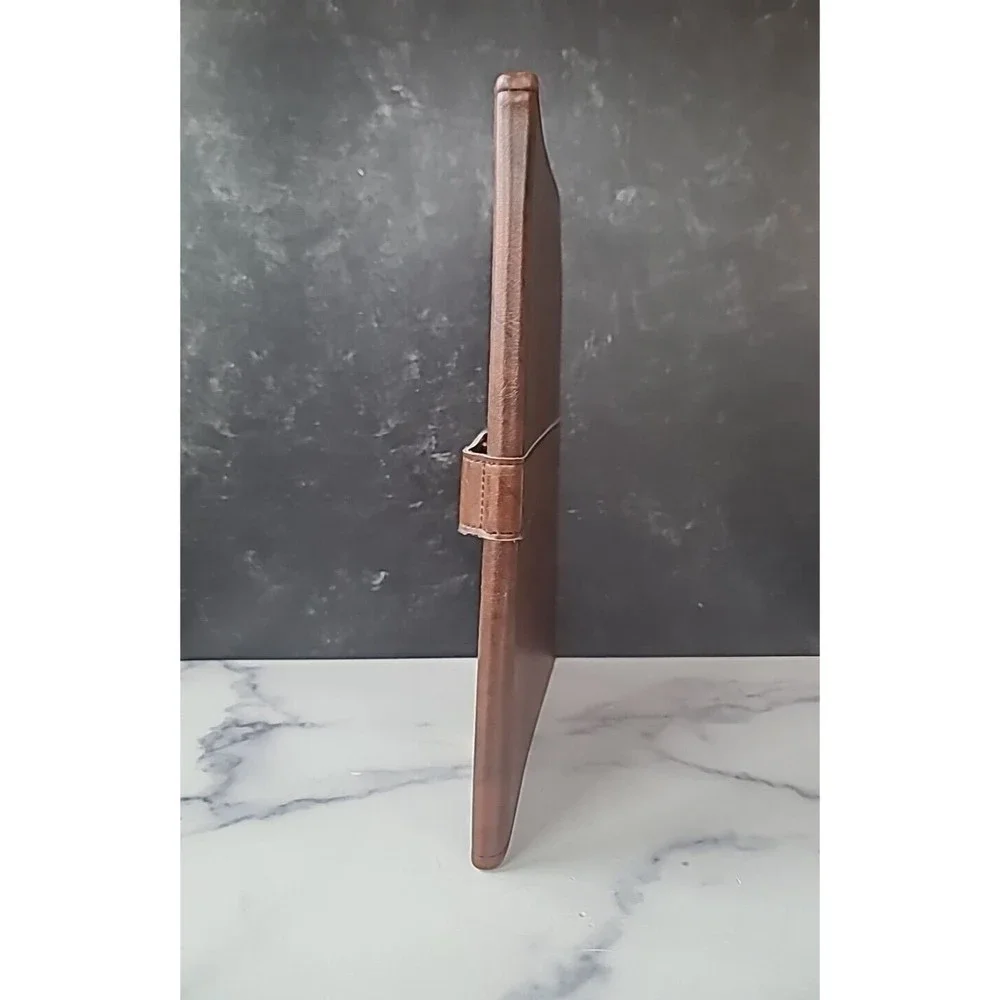 Vintage Time Lock Leather Portfolio